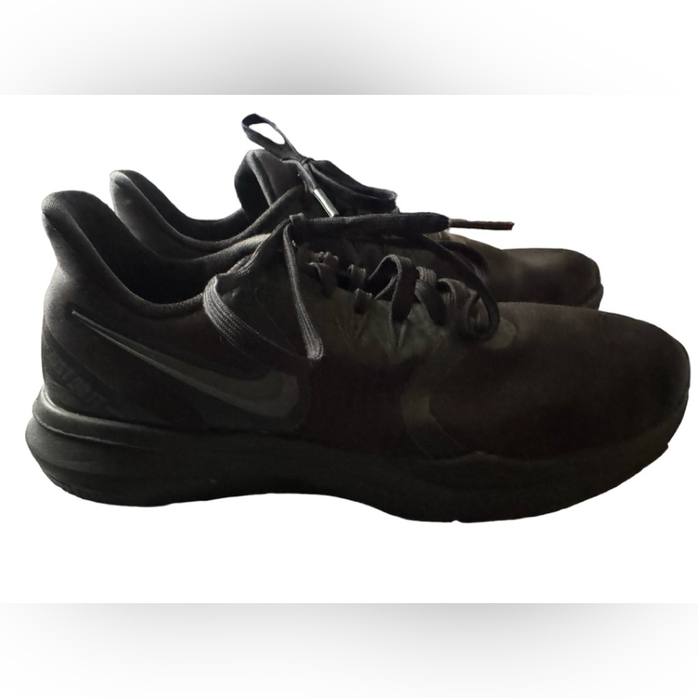 Nike women's black out sneakers size 6. Great condition.